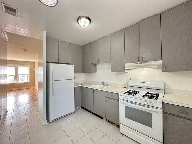 4407 N Keystone Ave, Unit 2 in Chicago, IL - Foto de edificio - Building Photo