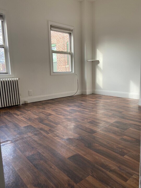 19-02 Astoria Park S-Unit -3 in Queens, NY - Building Photo