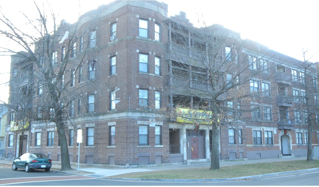 659-663 State St in Springfield, MA - Foto de edificio