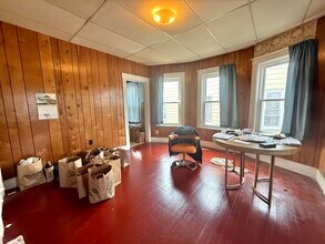 21 Oakland Ave in Everett, MA - Building Photo - Building Photo