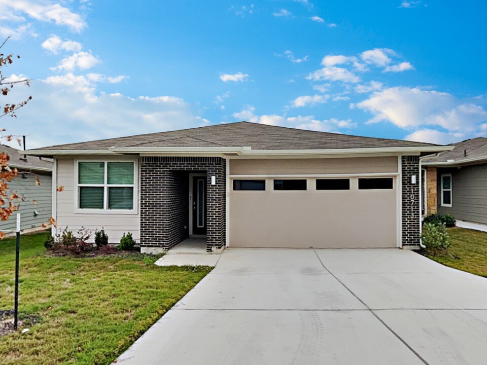 10713 Fulton Ave in Austin, TX - Building Photo