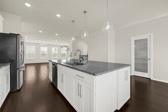 1909 Monaco Memorial Ln, Unit 2-2406 in Houston, TX - Building Photo - Building Photo