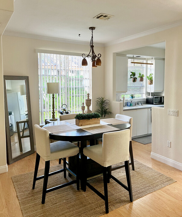 3621 Bernwood Pl, Unit 105 in San Diego, CA - Foto de edificio