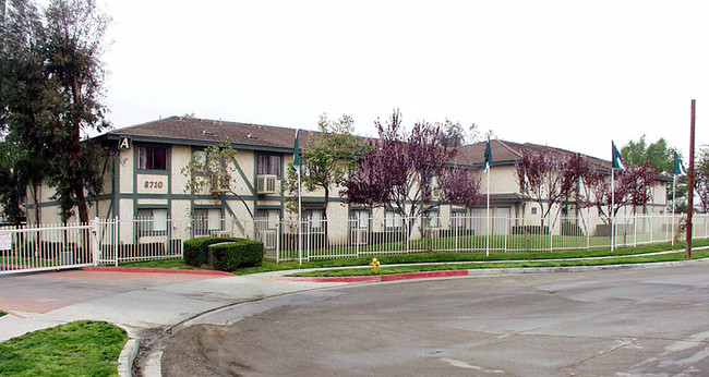 Emerald Point Apartments in Fontana, CA - Building Photo - Building Photo