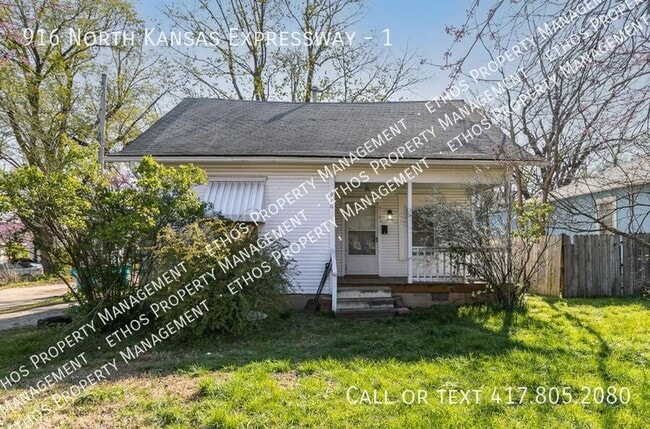 property at 916 N Kansas Expy