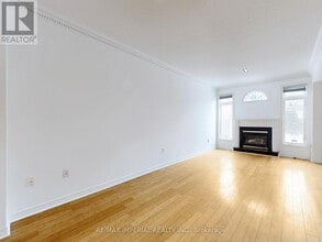 25 Ruby Crescent in Richmond Hill, ON - Building Photo - Building Photo