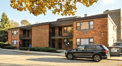 7 Van Buren in Oak Park, IL - Building Photo - Building Photo