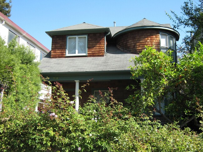 property at 2527 Piedmont Ave