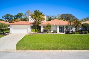 2281 SW Starling Dr in Palm City, FL - Building Photo