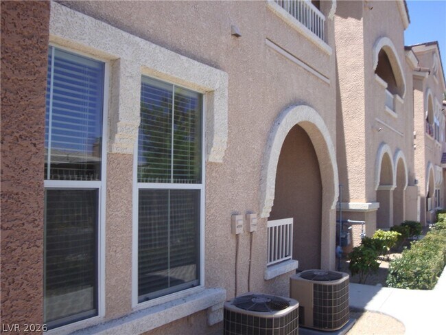 9975 Peace Way in Las Vegas, NV - Foto de edificio - Building Photo