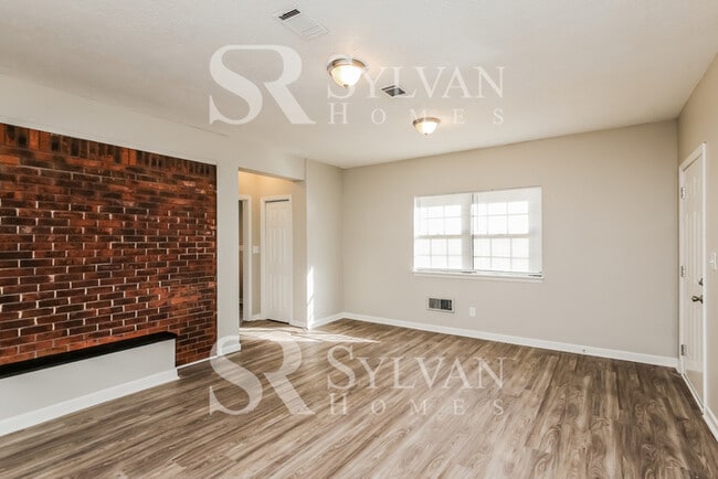 180 Colonial Hills Rd in Winder, GA - Building Photo - Building Photo