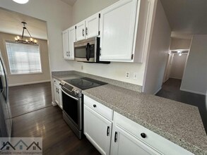34706 18th Ave SW in Federal Way, WA - Building Photo - Building Photo