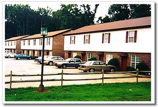 Pinewood Apartments in Dawsonville, GA - Building Photo - Building Photo