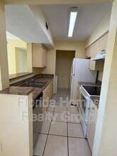 2905 Winkler Ave in Ft. Myers, FL - Building Photo - Building Photo