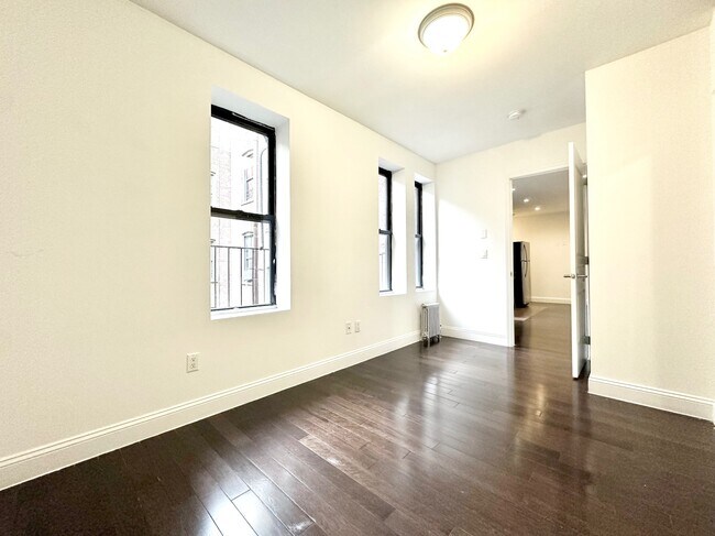 121 La Salle St in New York, NY - Building Photo - Building Photo
