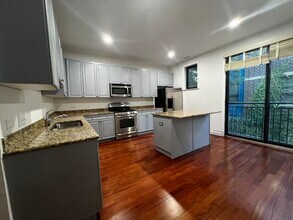 1153 N Cambridge Ave in Chicago, IL - Foto de edificio - Building Photo