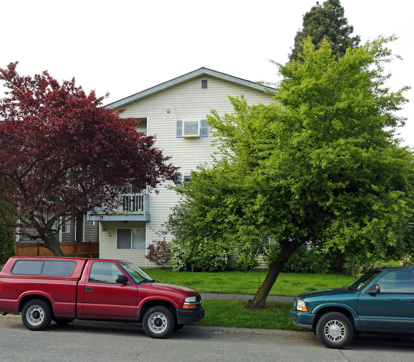 1733 NW 61st St in Seattle, WA - Building Photo