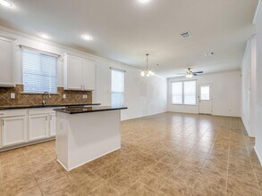 2320 Old Pecos Trail, Unit 1L in Fort Worth, TX - Building Photo - Building Photo