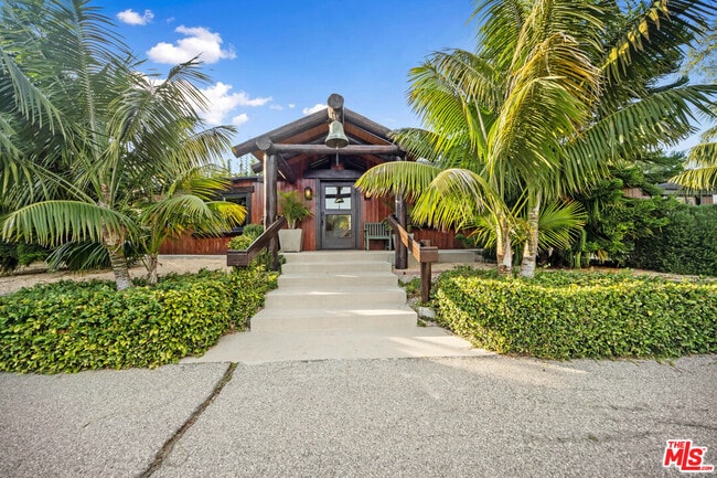 6522 Wildlife Rd in Malibu, CA - Building Photo - Building Photo