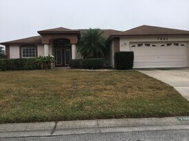 7691 Canterbury Cir in Lakeland, FL - Building Photo