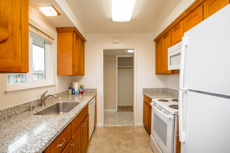 Northlake Ambassador Apartments in San Jose, CA - Building Photo - Interior Photo