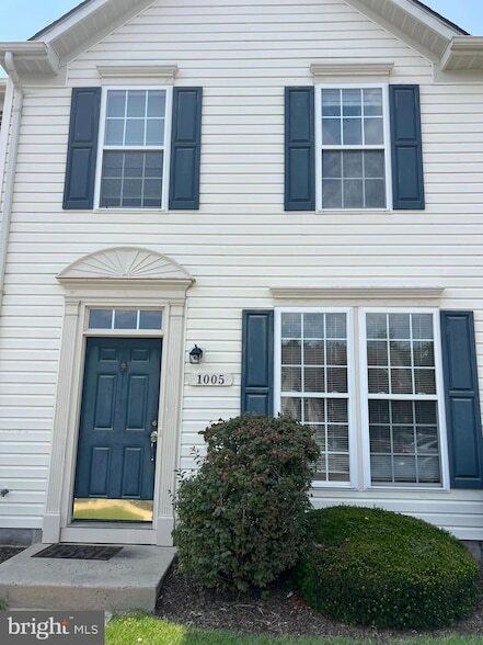 1005 Meadow View Dr in Salisbury, MD - Building Photo