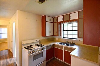 2016 E Cherry St in Sherman, TX - Building Photo - Building Photo