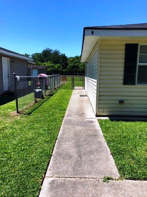1201 W 1st St, Unit 1201 in Belle Chasse, LA - Building Photo - Building Photo