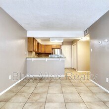 408 Noble Ave in Everman, TX - Foto de edificio - Building Photo