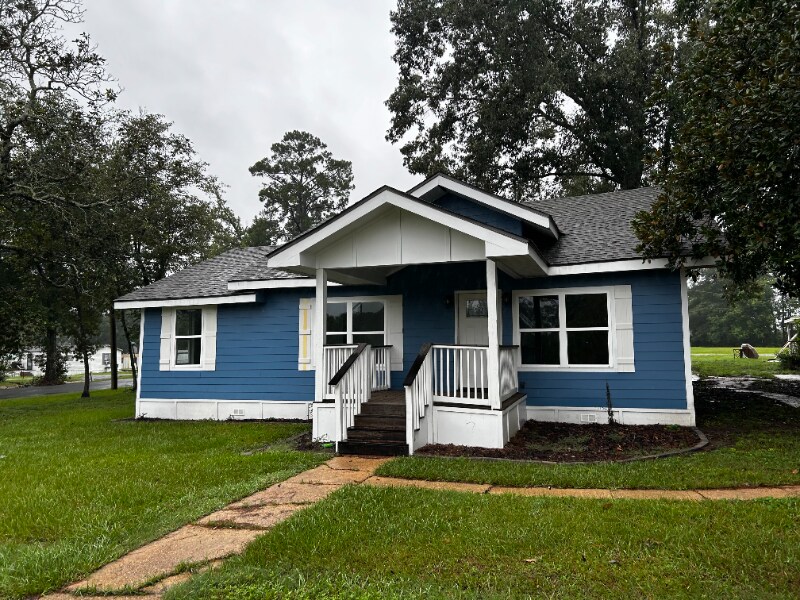 116 Harper St in New Llano, LA - Building Photo