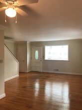 627 N Nelson St in Arlington, VA - Foto de edificio - Building Photo