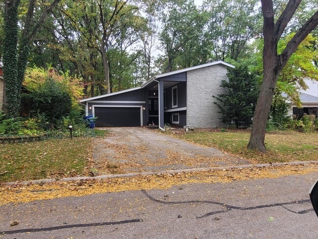property at 1887 Carriage Hill Rd