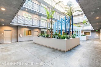 11721 Runnymede St in Los Angeles, CA - Building Photo - Building Photo