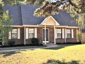 1203 Golf Course Dr in Jonesboro, AR - Building Photo