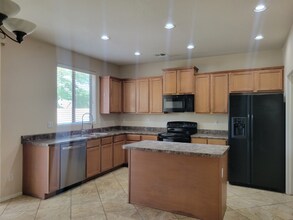 6834 W Nadine Way in Peoria, AZ - Building Photo - Building Photo