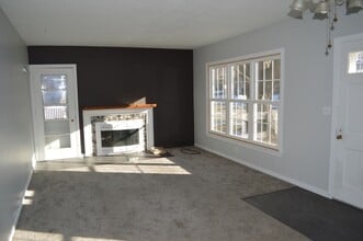 718 N Shore Dr in Clear Lake, IA - Building Photo - Building Photo