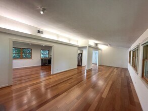 55 Culloden Park Rd in San Rafael, CA - Building Photo - Building Photo