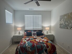 283 Hadley Wy in Oceanside, CA - Building Photo