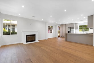 3444 S Bentley Ave in Los Angeles, CA - Foto de edificio - Building Photo