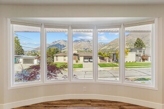 8638 Mount Majestic Rd in Sandy, UT - Building Photo - Building Photo
