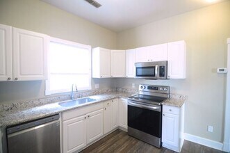202 Beirne Ave NW in Huntsville, AL - Foto de edificio - Building Photo