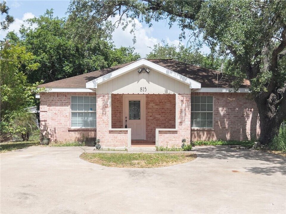 815 S Indiana Ave in Weslaco, TX - Building Photo