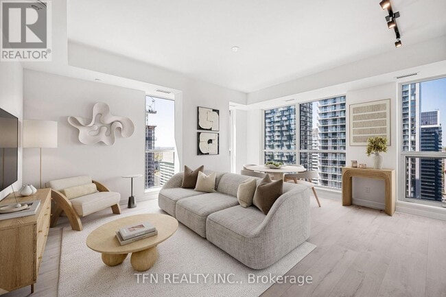 property at 327-4327 King St W