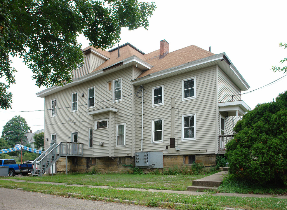 10 5th St SE in Massillon, OH - Building Photo