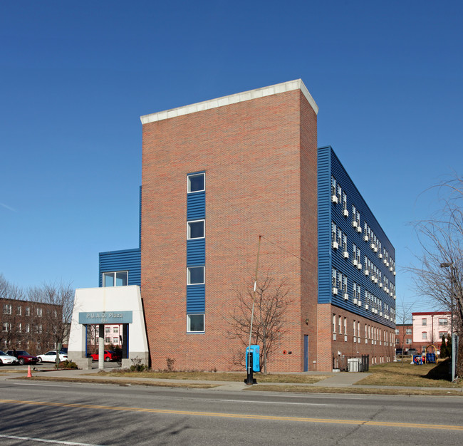 P.U.A.O. Plaza in Detroit, MI - Foto de edificio - Building Photo