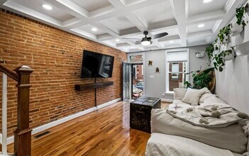 106 E Clement St in Baltimore, MD - Building Photo - Building Photo