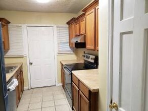 1844 Rogers Ave SW in Atlanta, GA - Foto de edificio - Building Photo