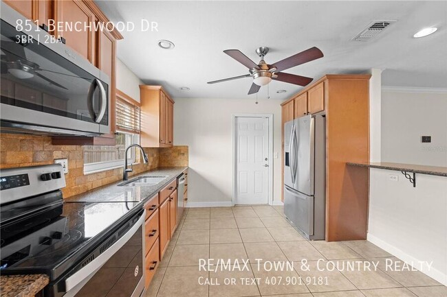851 Benchwood Dr in Winter Springs, FL - Foto de edificio - Building Photo