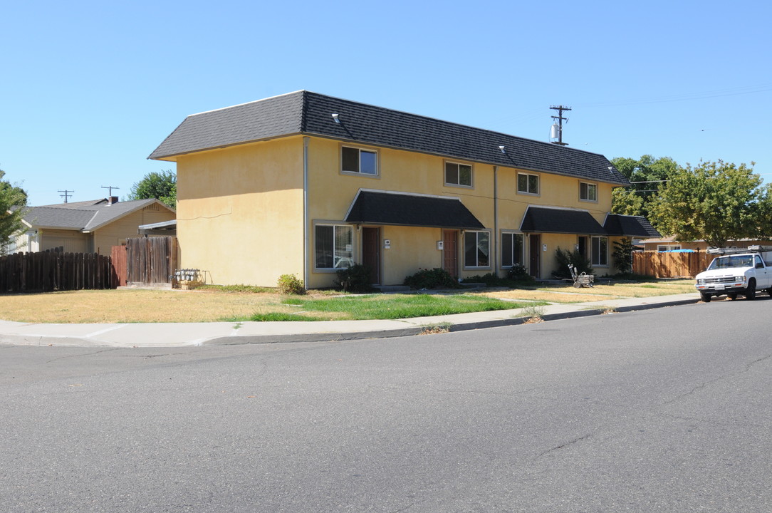 2538 Park St in Ceres, CA - Building Photo