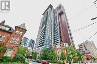 28 Linden St in Toronto, ON - Building Photo